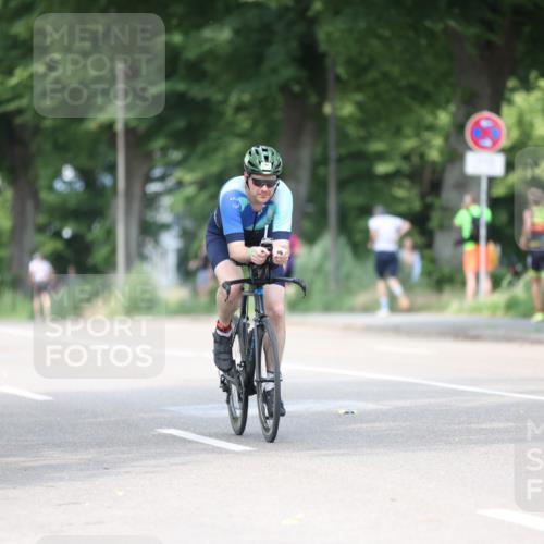 15.06.2025 - 7 Türme Triathlon Yannick Fuchs http://msf.ph/oto/8012006 15.06.2025 13:26:46 Radfahren 667, 1071, 1153 meine-sportfotos.de