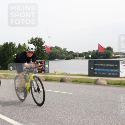 15.06.2025 - 27. Vierlanden-Triathlon H.Heesch http://msf.ph/oto/8012009 15.06.2025 11:05:36 Radfahren 99, 222, 688, 718 meine-sportfotos.de