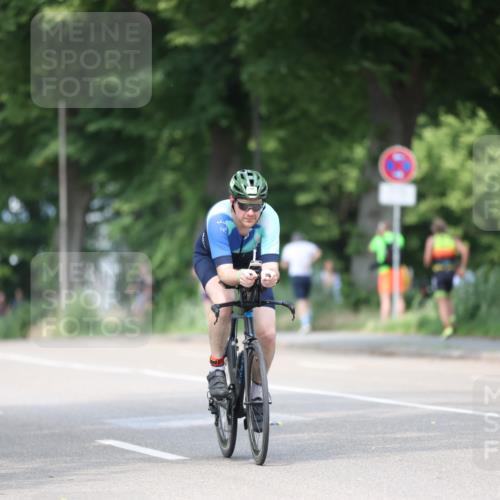 15.06.2025 - 7 Türme Triathlon Yannick Fuchs http://msf.ph/oto/8012014 15.06.2025 13:26:46 Radfahren 667, 1071, 1153 meine-sportfotos.de