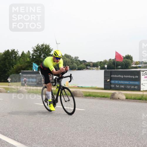 15.06.2025 - 27. Vierlanden-Triathlon H.Heesch http://msf.ph/oto/8012019 15.06.2025 11:05:36 Radfahren 99, 222, 688, 718 meine-sportfotos.de