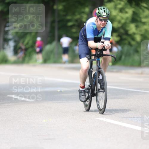 15.06.2025 - 7 Türme Triathlon Yannick Fuchs http://msf.ph/oto/8012028 15.06.2025 13:26:46 Radfahren 667, 1071, 1153 meine-sportfotos.de