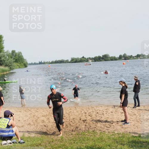 21.06.2025 - 27. Vierlanden-Triathlon MichiJ http://msf.ph/oto/8012056 15.06.2026 10:14:24 Schwimmen 482, 565, 618 meine-sportfotos.de