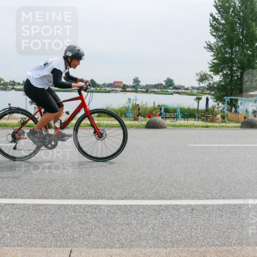 15.06.2025 - 27. Vierlanden-Triathlon H.Heesch http://msf.ph/oto/8012103 15.06.2025 11:05:40 Radfahren 82, 99, 552 meine-sportfotos.de