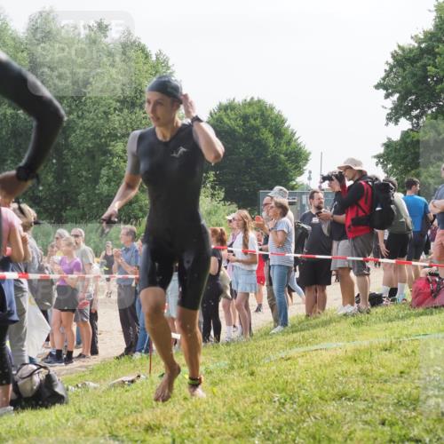 15.06.2025 - 27. Vierlanden-Triathlon KatJ http://msf.ph/oto/8012125 15.06.2025 10:13:55 Schwimmen 472, 490, 513, 540, 622 meine-sportfotos.de