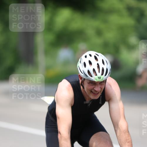 15.06.2025 - 7 Türme Triathlon Yannick Fuchs http://msf.ph/oto/8012137 15.06.2025 13:26:56 Radfahren 672, 760, 998 meine-sportfotos.de