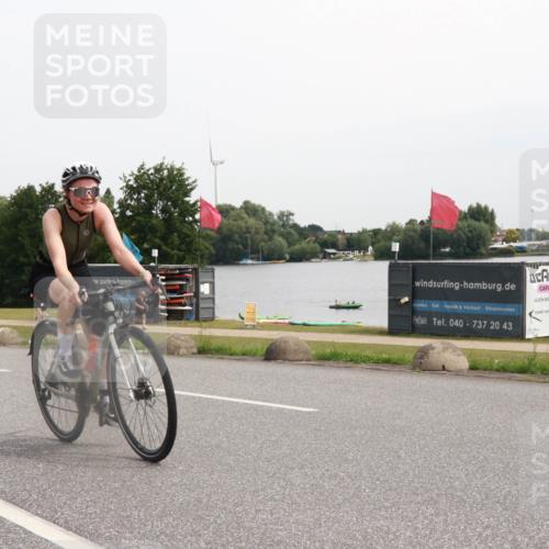 15.06.2025 - 27. Vierlanden-Triathlon H.Heesch http://msf.ph/oto/8012141 15.06.2025 11:06:27 Radfahren 5, 485, 539 meine-sportfotos.de