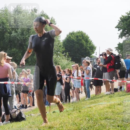 15.06.2025 - 27. Vierlanden-Triathlon KatJ http://msf.ph/oto/8012147 15.06.2025 10:13:56 Schwimmen 472, 490, 513, 540 meine-sportfotos.de