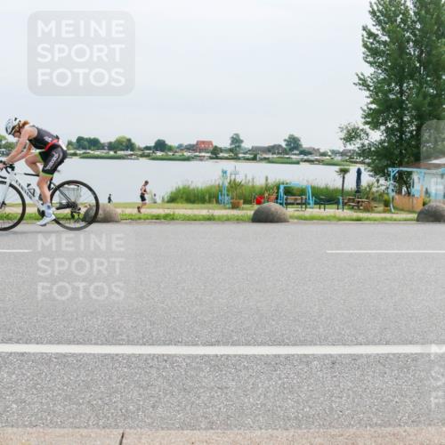 15.06.2025 - 27. Vierlanden-Triathlon H.Heesch http://msf.ph/oto/8012152 15.06.2025 11:06:06 Radfahren 220, 569, 732 meine-sportfotos.de