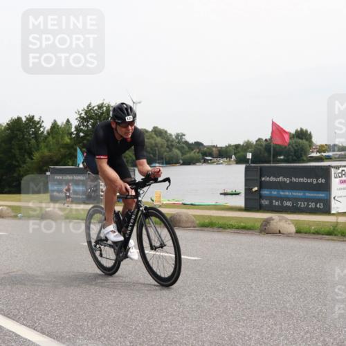 15.06.2025 - 27. Vierlanden-Triathlon H.Heesch http://msf.ph/oto/8012164 15.06.2025 11:06:33 Radfahren 5, 128, 539 meine-sportfotos.de