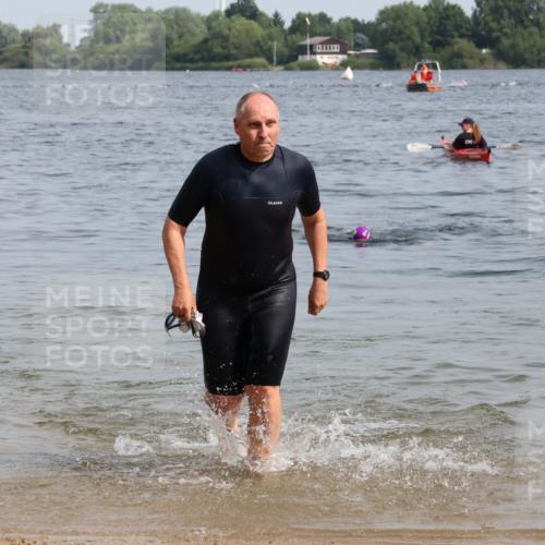 15.06.2025 - 27. Vierlanden-Triathlon Lena Gebhardt http://msf.ph/oto/8012165 15.06.2025 10:09:57 Schwimmen 466 meine-sportfotos.de