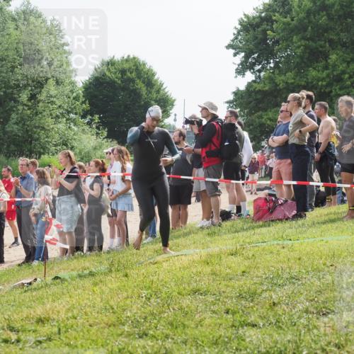 15.06.2025 - 27. Vierlanden-Triathlon KatJ http://msf.ph/oto/8012198 15.06.2025 10:14:02 Schwimmen 472, 475, 490, 540 meine-sportfotos.de