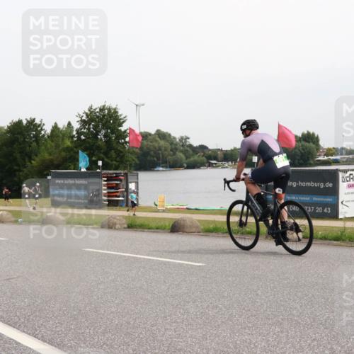 15.06.2025 - 27. Vierlanden-Triathlon H.Heesch http://msf.ph/oto/8012206 15.06.2025 11:06:50 Radfahren 21, 593 meine-sportfotos.de