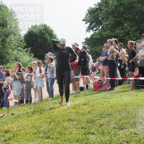 15.06.2025 - 27. Vierlanden-Triathlon KatJ http://msf.ph/oto/8012223 15.06.2025 10:14:02 Schwimmen 472, 475, 490, 540 meine-sportfotos.de