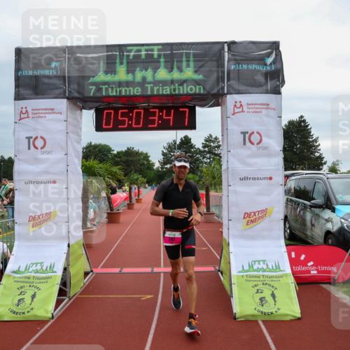 15.06.2025 - 7 Türme Triathlon Michael Strokosch http://msf.ph/oto/8012232 15.06.2025 15:03:47 Ziel 247 meine-sportfotos.de