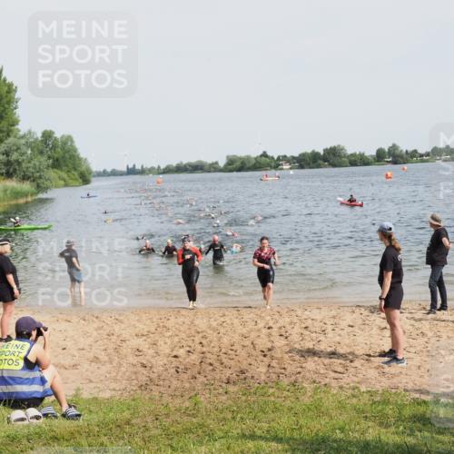 21.06.2025 - 27. Vierlanden-Triathlon MichiJ http://msf.ph/oto/8012250 15.06.2026 10:14:42 Schwimmen 546, 559, 608, 609, 615 meine-sportfotos.de