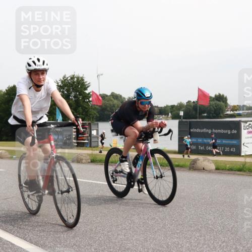 15.06.2025 - 27. Vierlanden-Triathlon H.Heesch http://msf.ph/oto/8012251 15.06.2025 11:06:53 Radfahren 21, 214, 227, 593, 691 meine-sportfotos.de