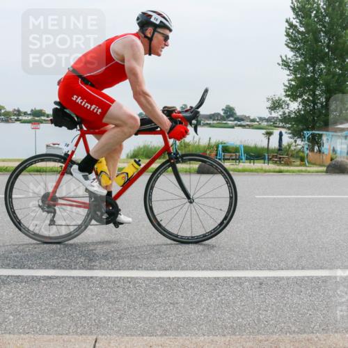 15.06.2025 - 27. Vierlanden-Triathlon H.Heesch http://msf.ph/oto/8012281 15.06.2025 11:06:20 Radfahren 16, 485, 705 meine-sportfotos.de