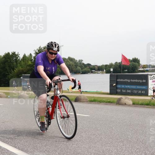 15.06.2025 - 27. Vierlanden-Triathlon H.Heesch http://msf.ph/oto/8012306 15.06.2025 11:07:03 Radfahren 549, 642 meine-sportfotos.de