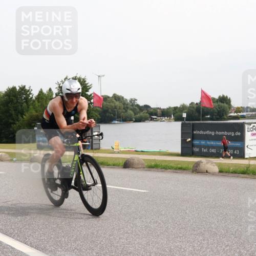 15.06.2025 - 27. Vierlanden-Triathlon H.Heesch http://msf.ph/oto/8012334 15.06.2025 11:07:22 Radfahren 11 meine-sportfotos.de
