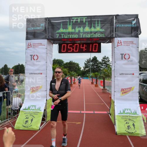 15.06.2025 - 7 Türme Triathlon Michael Strokosch http://msf.ph/oto/8012337 15.06.2025 15:04:09 Ziel 256, 299 meine-sportfotos.de