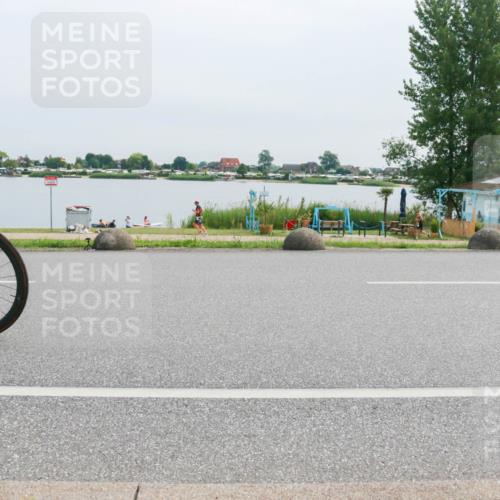15.06.2025 - 27. Vierlanden-Triathlon H.Heesch http://msf.ph/oto/8012343 15.06.2025 11:06:29 Radfahren 5, 128, 539 meine-sportfotos.de