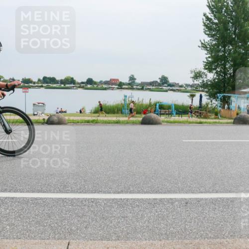 15.06.2025 - 27. Vierlanden-Triathlon H.Heesch http://msf.ph/oto/8012363 15.06.2025 11:06:33 Radfahren 5, 128, 774 meine-sportfotos.de