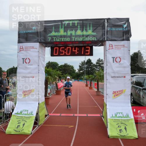 15.06.2025 - 7 Türme Triathlon Michael Strokosch http://msf.ph/oto/8012378 15.06.2025 15:04:13 Ziel 256, 299 meine-sportfotos.de