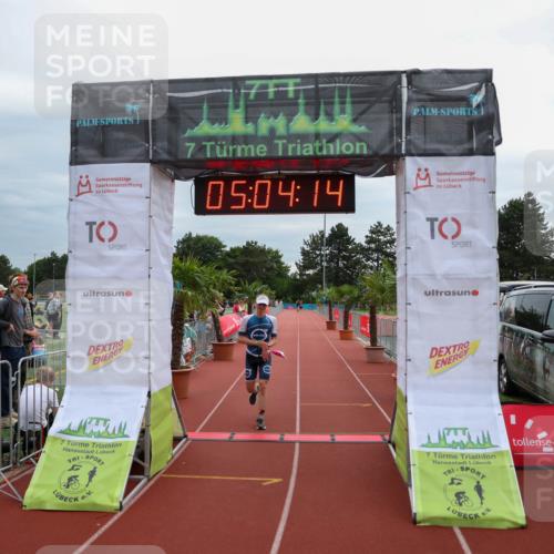 15.06.2025 - 7 Türme Triathlon Michael Strokosch http://msf.ph/oto/8012384 15.06.2025 15:04:13 Ziel 256, 299 meine-sportfotos.de