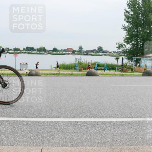 15.06.2025 - 27. Vierlanden-Triathlon H.Heesch http://msf.ph/oto/8012396 15.06.2025 11:06:44 Radfahren 21, 533 meine-sportfotos.de