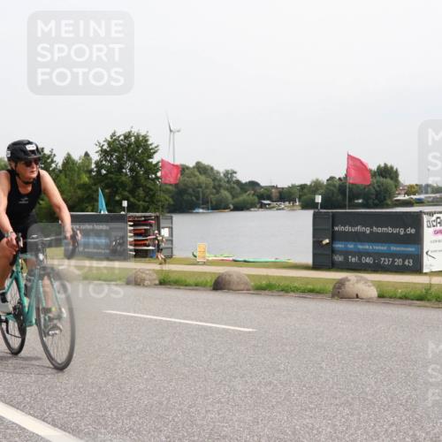 15.06.2025 - 27. Vierlanden-Triathlon H.Heesch http://msf.ph/oto/8012397 15.06.2025 11:07:52 Radfahren 492, 515, 550, 647, 710, 741 meine-sportfotos.de