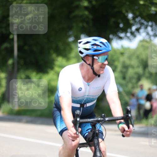 15.06.2025 - 7 Türme Triathlon Yannick Fuchs http://msf.ph/oto/8012401 15.06.2025 12:46:35 Radfahren 240, 317, 605, 609 meine-sportfotos.de