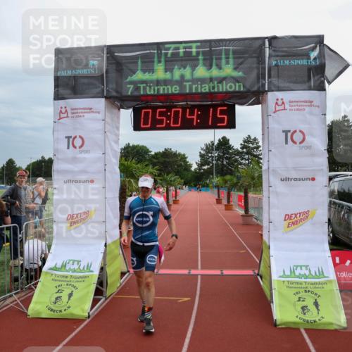 15.06.2025 - 7 Türme Triathlon Michael Strokosch http://msf.ph/oto/8012432 15.06.2025 15:04:15 Ziel 256, 299 meine-sportfotos.de