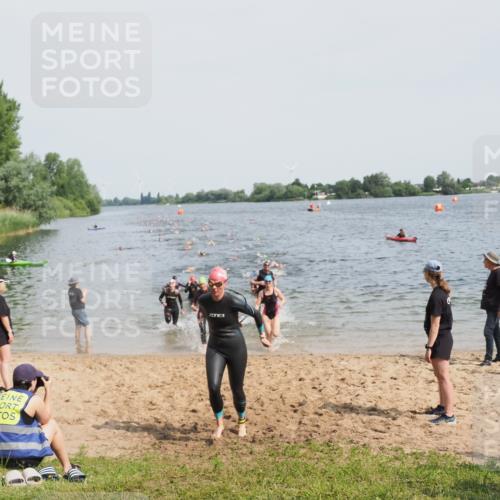 21.06.2025 - 27. Vierlanden-Triathlon MichiJ http://msf.ph/oto/8012444 15.06.2026 10:14:50 Schwimmen 476, 521, 525, 546, 559, 570, 593, 608, 1397 meine-sportfotos.de