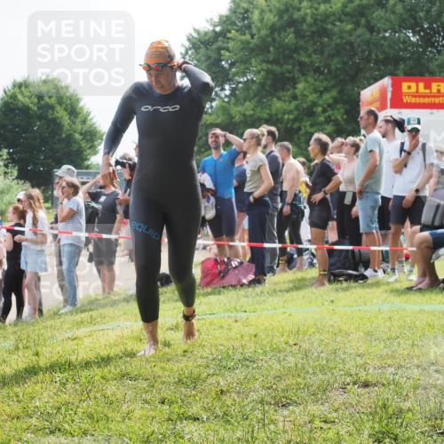 15.06.2025 - 27. Vierlanden-Triathlon KatJ http://msf.ph/oto/8012449 15.06.2025 10:14:08 Schwimmen 472, 475, 632 meine-sportfotos.de