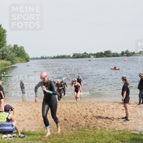 21.06.2025 - 27. Vierlanden-Triathlon MichiJ http://msf.ph/oto/8012473 15.06.2026 10:14:51 Schwimmen 476, 521, 525, 546, 559, 570, 593, 608, 1397 meine-sportfotos.de