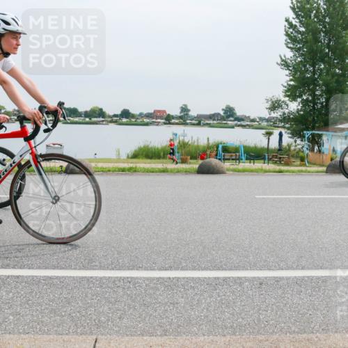 15.06.2025 - 27. Vierlanden-Triathlon H.Heesch http://msf.ph/oto/8012474 15.06.2025 11:06:53 Radfahren 214, 226, 227, 593, 691 meine-sportfotos.de
