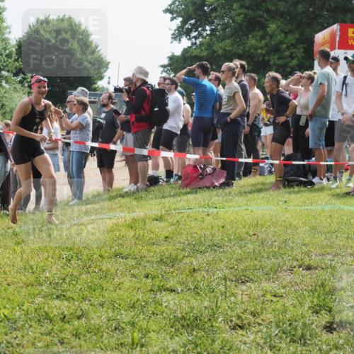 15.06.2025 - 27. Vierlanden-Triathlon KatJ http://msf.ph/oto/8012479 15.06.2025 10:14:13 Schwimmen 475, 632 meine-sportfotos.de