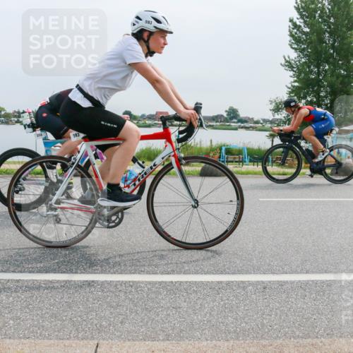 15.06.2025 - 27. Vierlanden-Triathlon H.Heesch http://msf.ph/oto/8012480 15.06.2025 11:06:53 Radfahren 214, 226, 227, 593, 691 meine-sportfotos.de