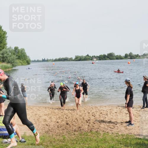 21.06.2025 - 27. Vierlanden-Triathlon MichiJ http://msf.ph/oto/8012493 15.06.2026 10:14:52 Schwimmen 476, 521, 525, 546, 559, 570, 593, 608, 1397 meine-sportfotos.de
