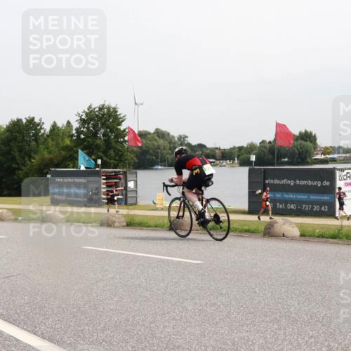 15.06.2025 - 27. Vierlanden-Triathlon H.Heesch http://msf.ph/oto/8012504 15.06.2025 11:08:25 Radfahren 191, 295, 662, 738 meine-sportfotos.de