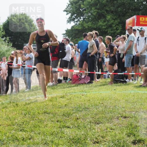 15.06.2025 - 27. Vierlanden-Triathlon KatJ http://msf.ph/oto/8012531 15.06.2025 10:14:14 Schwimmen 475, 632 meine-sportfotos.de
