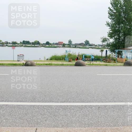 15.06.2025 - 27. Vierlanden-Triathlon H.Heesch http://msf.ph/oto/8012549 15.06.2025 11:07:03 Radfahren 549, 642 meine-sportfotos.de