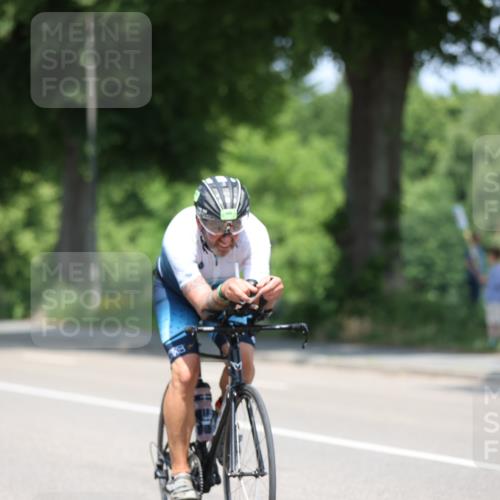 15.06.2025 - 7 Türme Triathlon Yannick Fuchs http://msf.ph/oto/8012554 15.06.2025 12:46:47 Radfahren 490, 543 meine-sportfotos.de