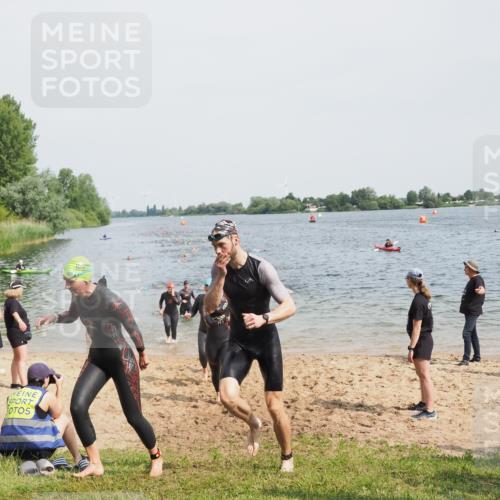 21.06.2025 - 27. Vierlanden-Triathlon MichiJ http://msf.ph/oto/8012573 15.06.2026 10:14:56 Schwimmen 476, 521, 525, 528, 570, 592, 593, 605, 608, 1397 meine-sportfotos.de