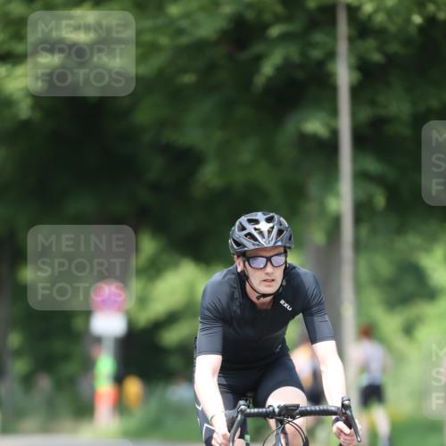 15.06.2025 - 7 Türme Triathlon Yannick Fuchs http://msf.ph/oto/8012582 15.06.2025 13:27:19 Radfahren 653, 772, 840, 1011 meine-sportfotos.de
