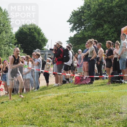 15.06.2025 - 27. Vierlanden-Triathlon KatJ http://msf.ph/oto/8012603 15.06.2025 10:14:24 Schwimmen 482, 565, 618 meine-sportfotos.de