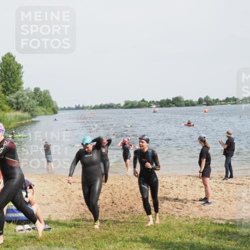 21.06.2025 - 27. Vierlanden-Triathlon MichiJ http://msf.ph/oto/8012628 15.06.2026 10:14:58 Schwimmen 476, 521, 525, 528, 570, 592, 593, 605, 608, 1397 meine-sportfotos.de