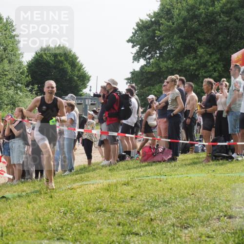 15.06.2025 - 27. Vierlanden-Triathlon KatJ http://msf.ph/oto/8012629 15.06.2025 10:14:24 Schwimmen 482, 565, 618 meine-sportfotos.de