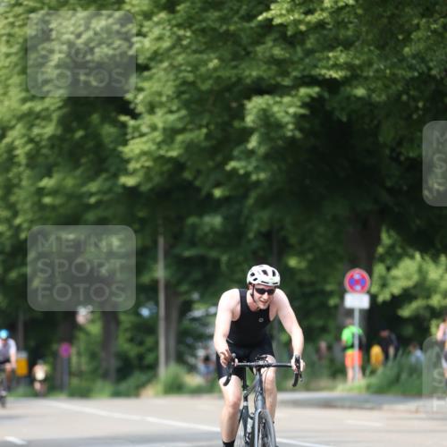 15.06.2025 - 7 Türme Triathlon Yannick Fuchs http://msf.ph/oto/8012633 15.06.2025 13:27:21 Radfahren 653, 772, 1011 meine-sportfotos.de