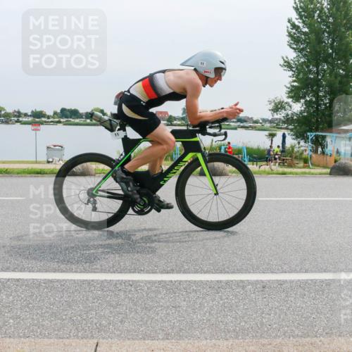 15.06.2025 - 27. Vierlanden-Triathlon H.Heesch http://msf.ph/oto/8012634 15.06.2025 11:07:22 Radfahren 11 meine-sportfotos.de